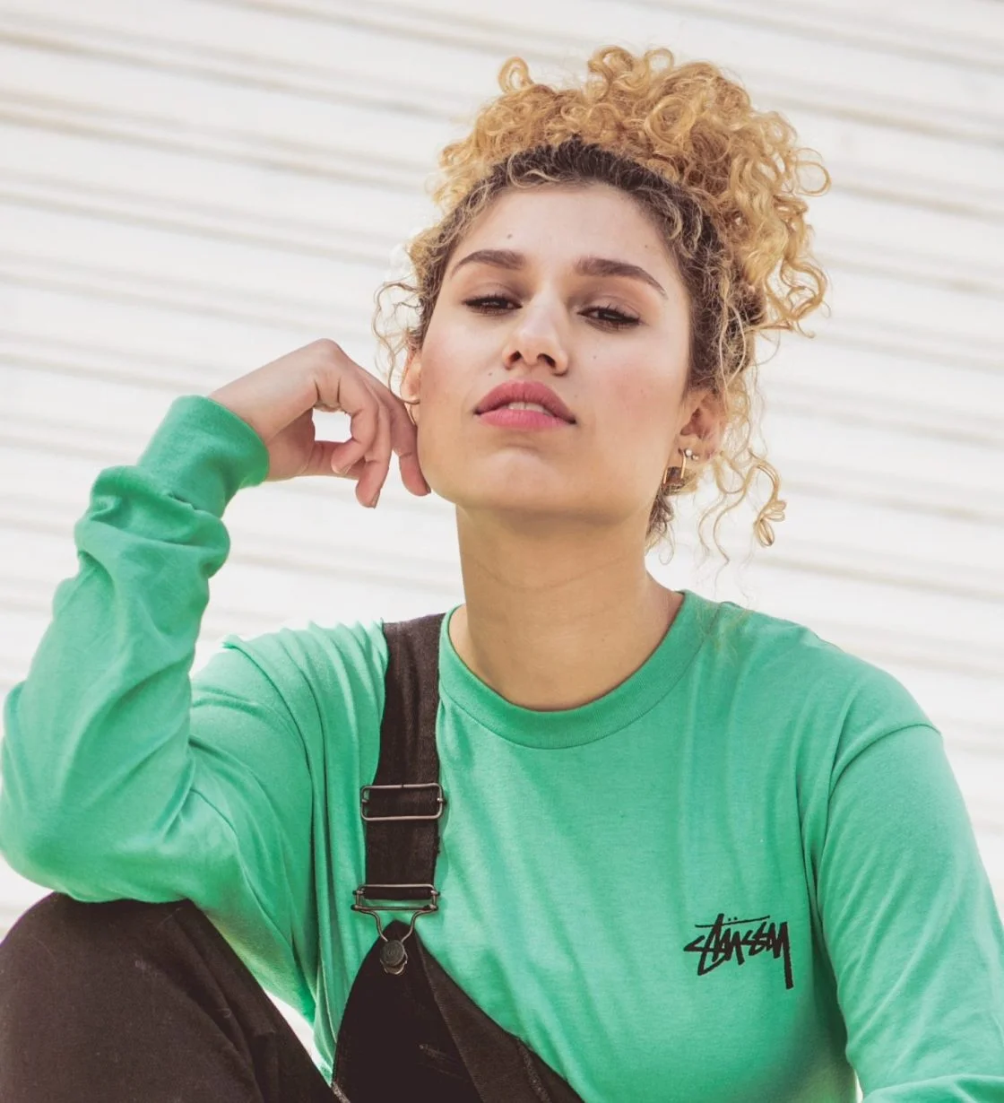 Raye Height, Age, Net Worth, Family, Career, Famous Songs, and More